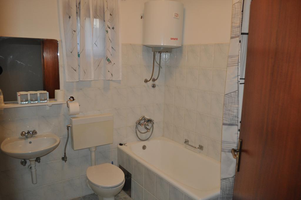 Apartment Drenovica Pula Oda fotoğraf
